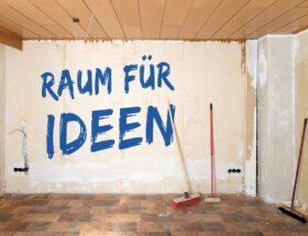 Leerer Raum mit renovierungsbedürftigen Wänden | Fliesen Mönchengladbach